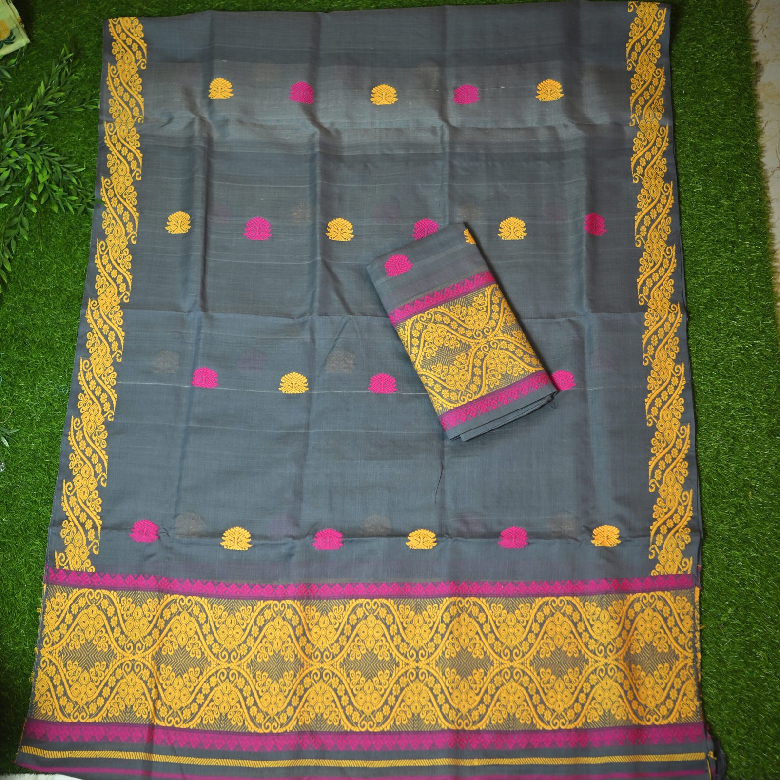 Kesapat Cotton Sadar Mekhela (Handmade) - Image 4